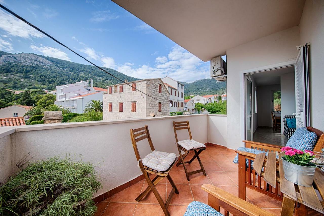Apartments Marinkovic Komiza Bagian luar foto